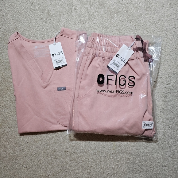 FIGS UMAN SCRUB SET - Picture 5 of 6